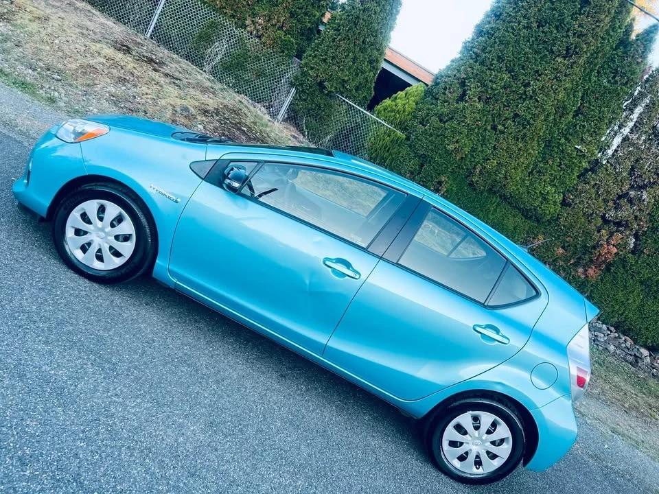 2013 Toyota Prius 3rd Gen - Image 8 of 13