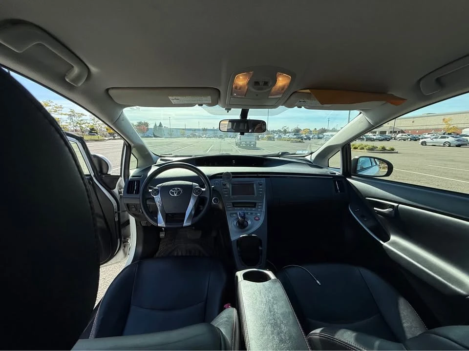 2013 Toyota Prius 3rd Gen - Image 11 of 13