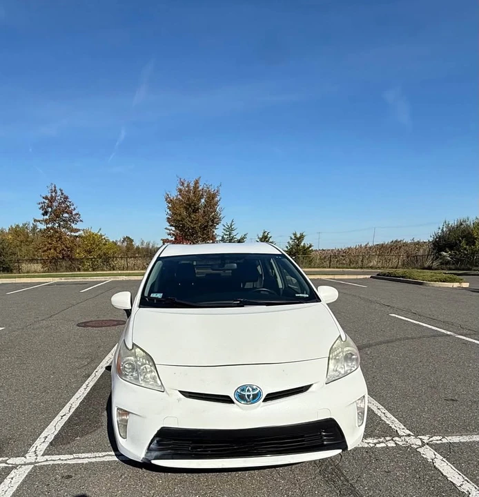 2013 Toyota Prius 3rd Gen - Image 3 of 13
