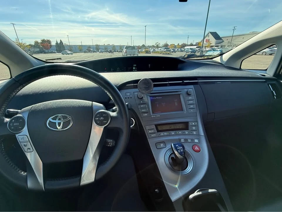 2013 Toyota Prius 3rd Gen - Image 12 of 13