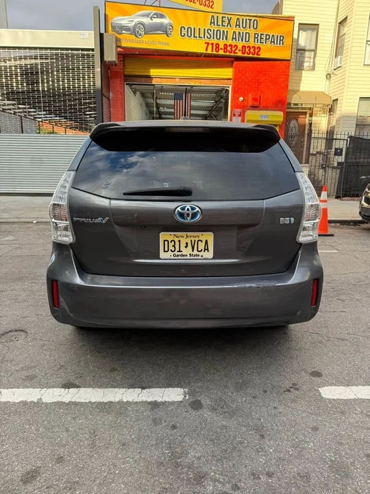 2013 Toyota Prius 3rd Gen - Image 3 of 6