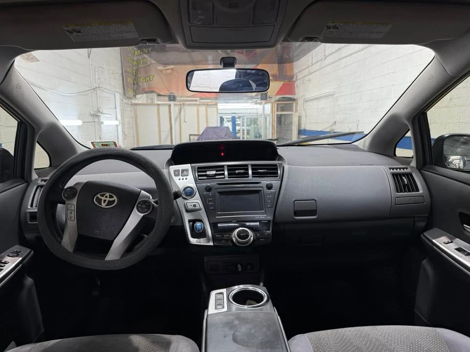 2013 Toyota Prius 3rd Gen - Image 4 of 6