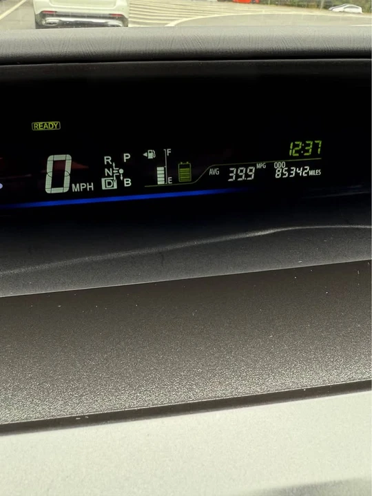 2013 Toyota Prius 3rd Gen - Image 7 of 7
