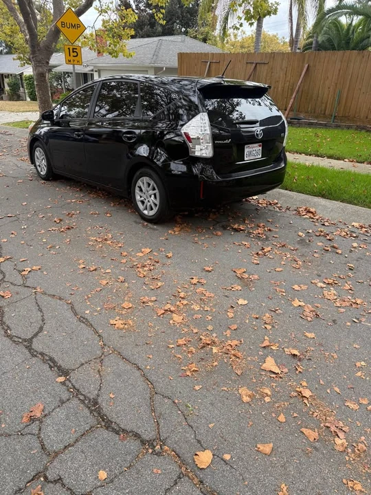2013 Toyota Prius 3rd Gen - Image 6 of 6