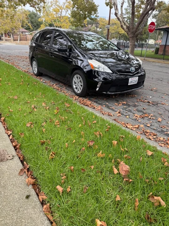 2013 Toyota Prius 3rd Gen - Image 3 of 6