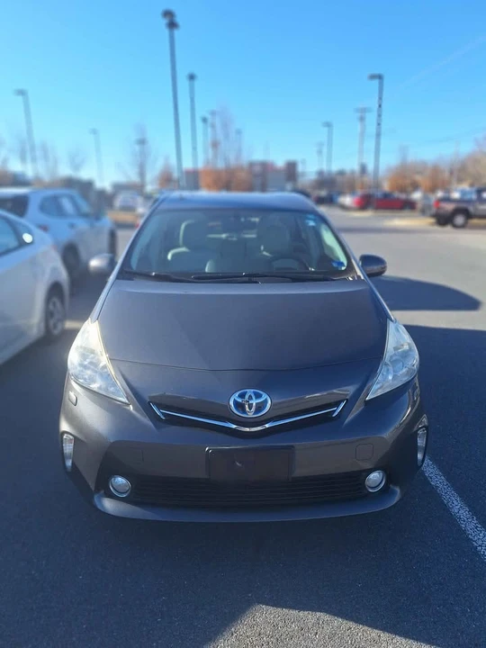 2013 Toyota Prius 3rd Gen - Image 2 of 7