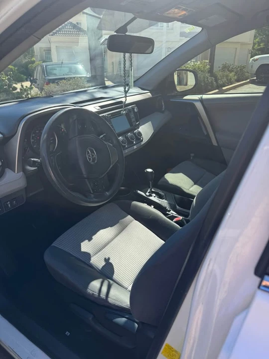 2013 Toyota RAV4 4th Gen - Image 6 of 9