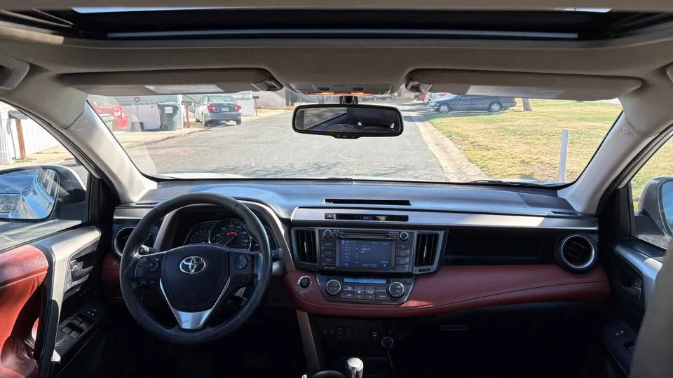 2013 Toyota RAV4 4th Gen - Image 9 of 14