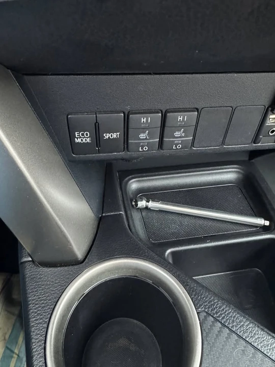 2013 Toyota RAV4 4th Gen - Image 10 of 15