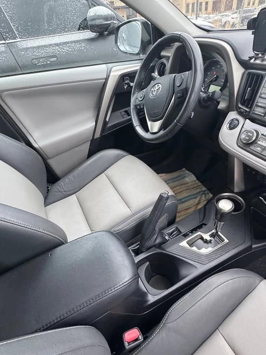 2013 Toyota RAV4 4th Gen - Image 4 of 15