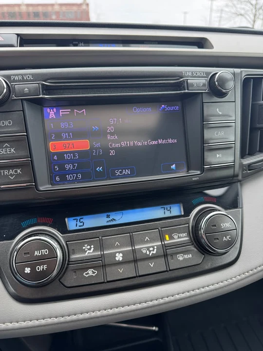 2013 Toyota RAV4 4th Gen - Image 9 of 15