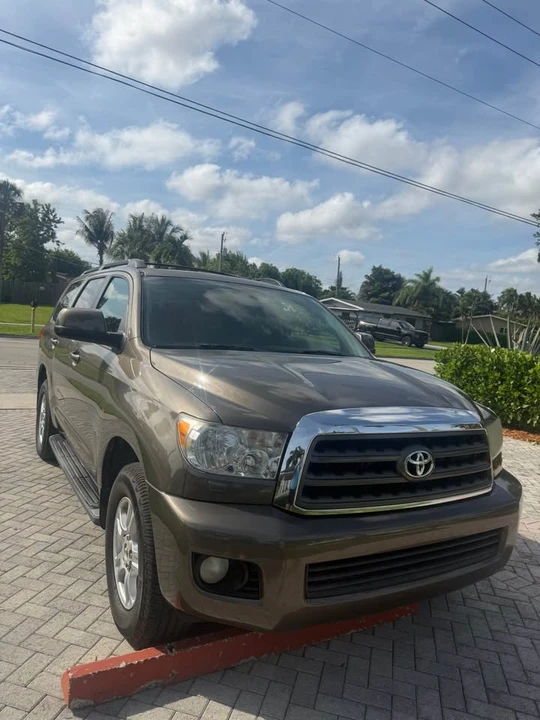 2013 Toyota Sequoia 2nd Gen - Image 2 of 18