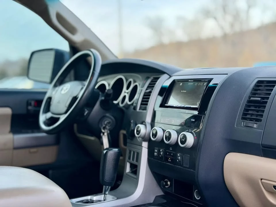 2013 Toyota Sequoia 2nd Gen - Image 16 of 17