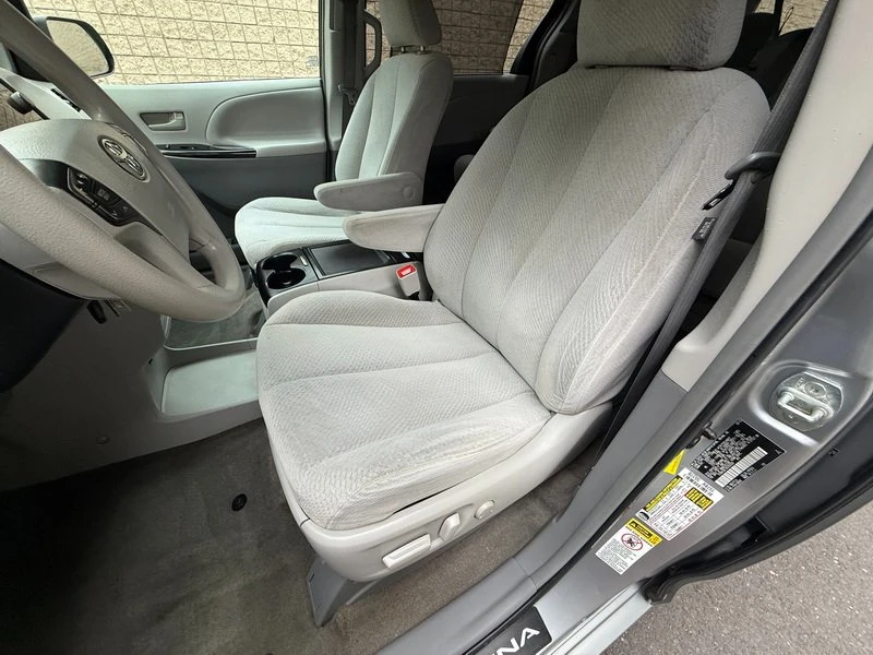 2013 Toyota Sienna 2nd Gen - Image 11 of 18