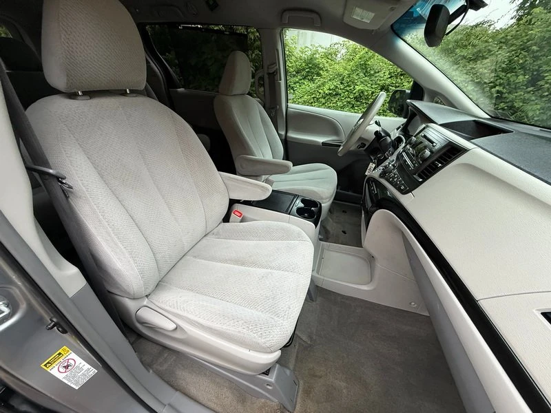 2013 Toyota Sienna 2nd Gen - Image 12 of 18