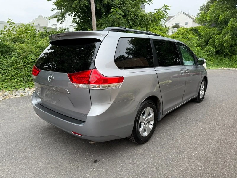 2013 Toyota Sienna 2nd Gen - Image 6 of 18