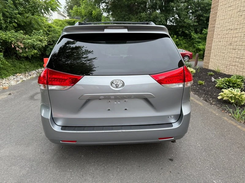 2013 Toyota Sienna 2nd Gen - Image 5 of 18