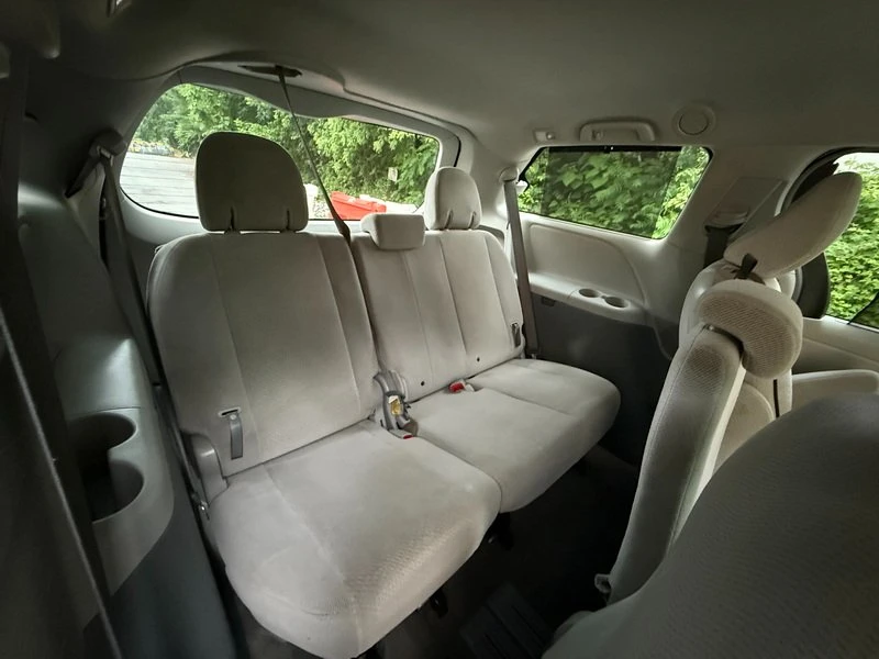 2013 Toyota Sienna 2nd Gen - Image 15 of 18