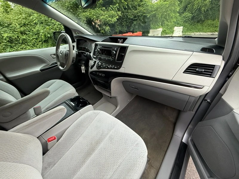 2013 Toyota Sienna 2nd Gen - Image 16 of 18