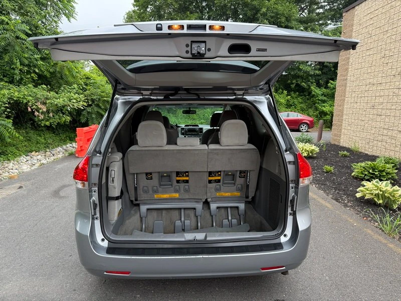 2013 Toyota Sienna 2nd Gen - Image 10 of 18