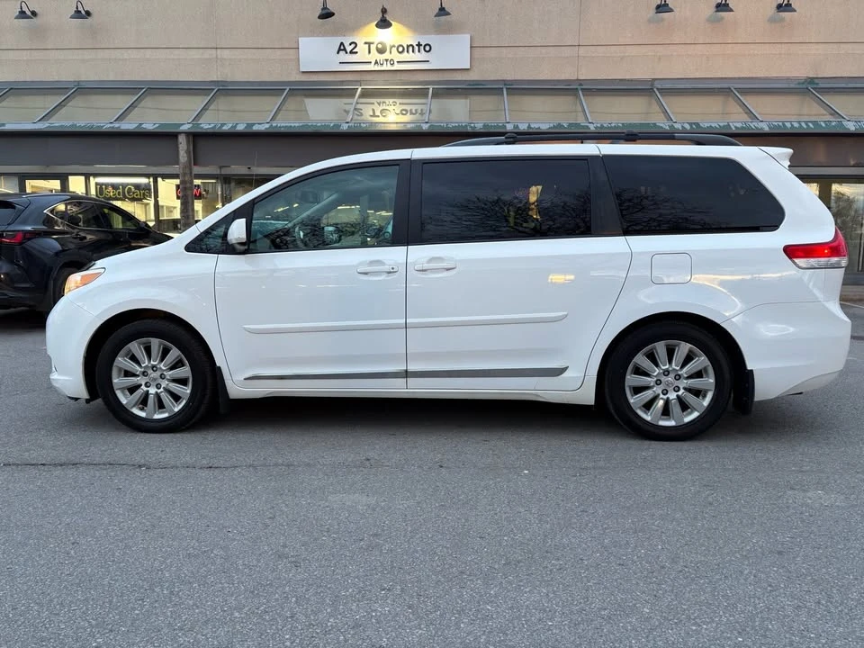 2013 Toyota Sienna 3rd Gen - Image 8 of 20