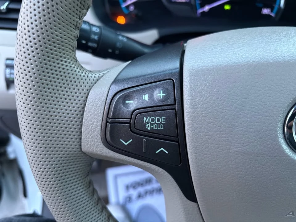 2013 Toyota Sienna 3rd Gen - Image 17 of 20