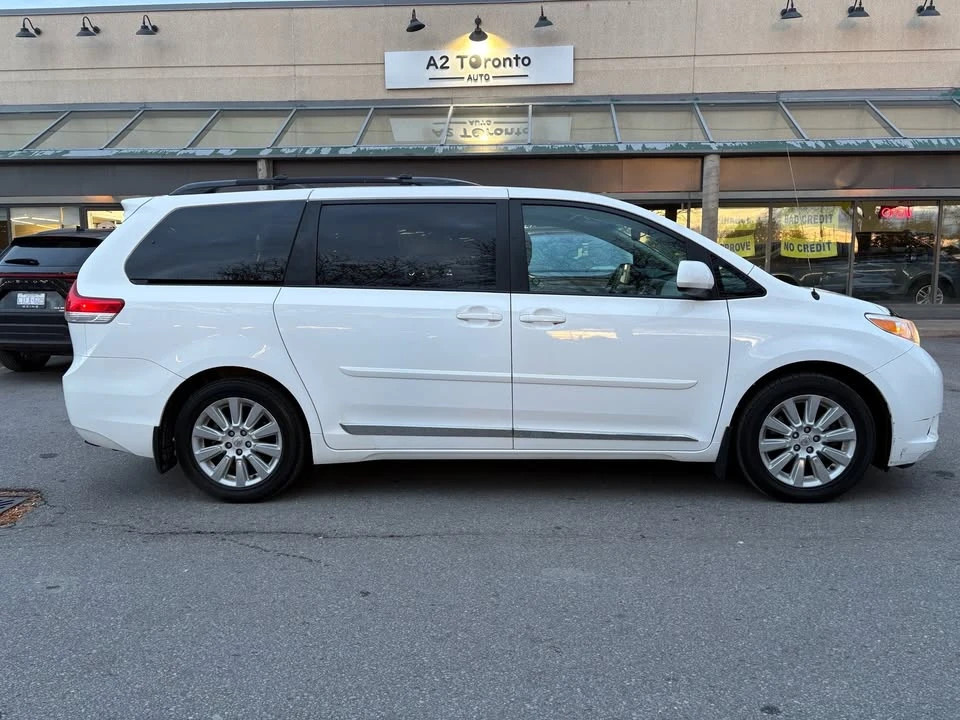 2013 Toyota Sienna 3rd Gen - Image 4 of 20