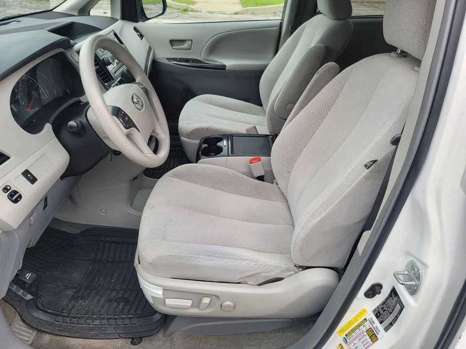 2013 Toyota Sienna 3rd Gen - Image 12 of 13