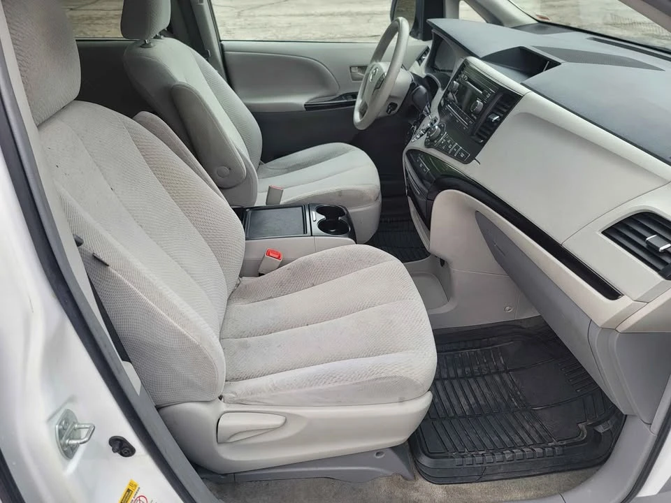 2013 Toyota Sienna 3rd Gen - Image 9 of 13
