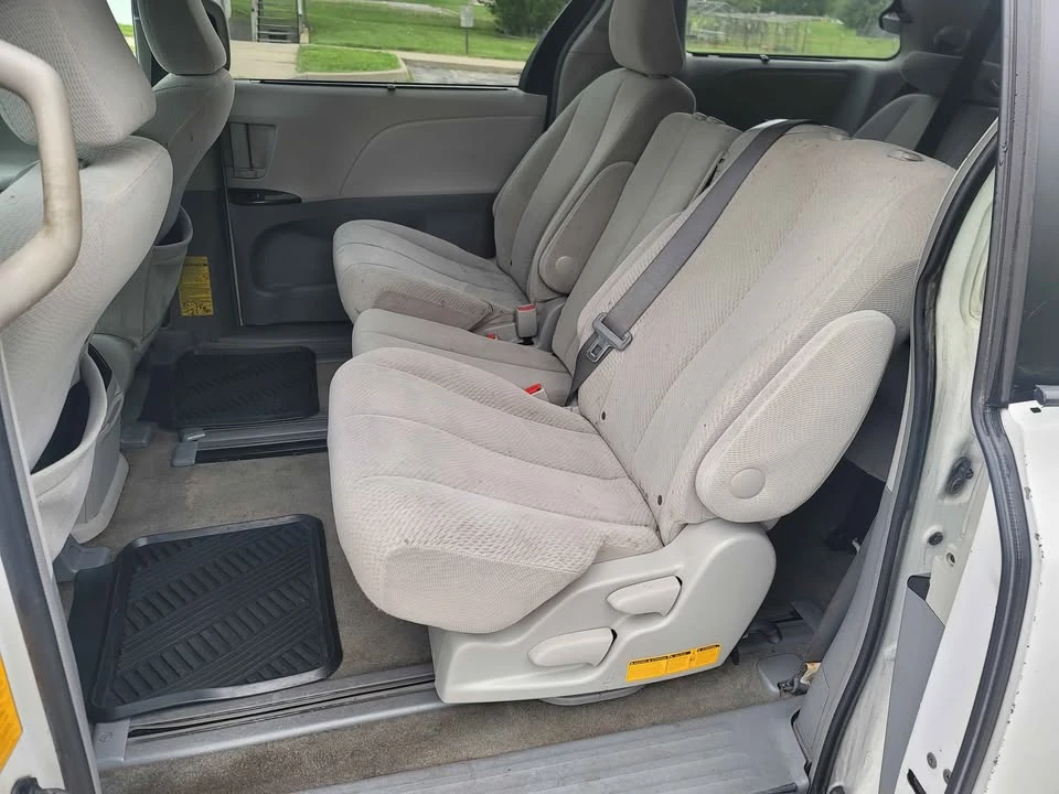 2013 Toyota Sienna 3rd Gen - Image 11 of 13