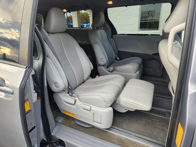 2013 Toyota Sienna 3rd Gen - Image 12 of 20