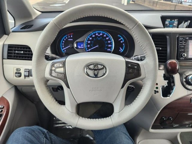 2013 Toyota Sienna 3rd Gen - Image 20 of 20