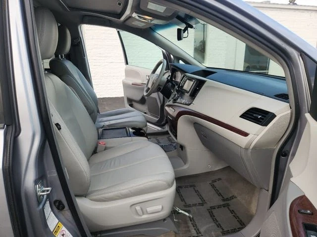 2013 Toyota Sienna 3rd Gen - Image 14 of 20