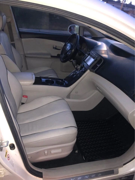 2013 Toyota Venza - Image 15 of 16