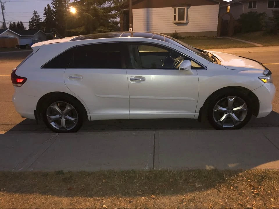 2013 Toyota Venza - Image 8 of 16