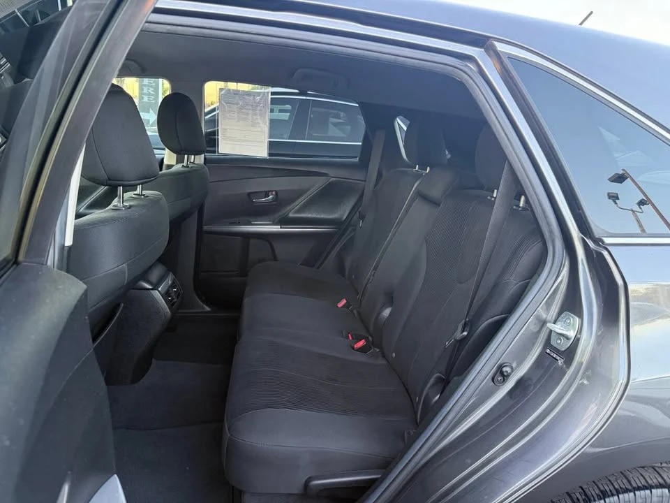 2013 Toyota Venza - Image 16 of 19