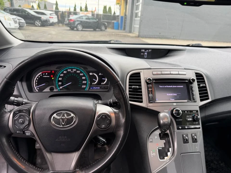 2013 Toyota Venza - Image 8 of 12