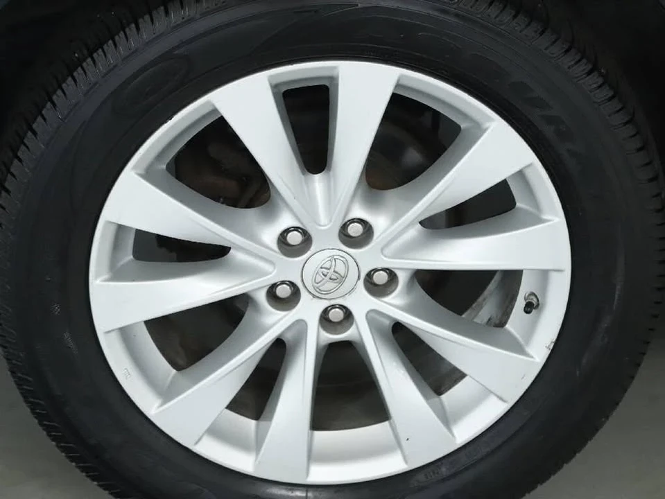 2013 Toyota Venza - Image 12 of 20