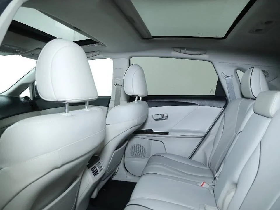2013 Toyota Venza - Image 15 of 20