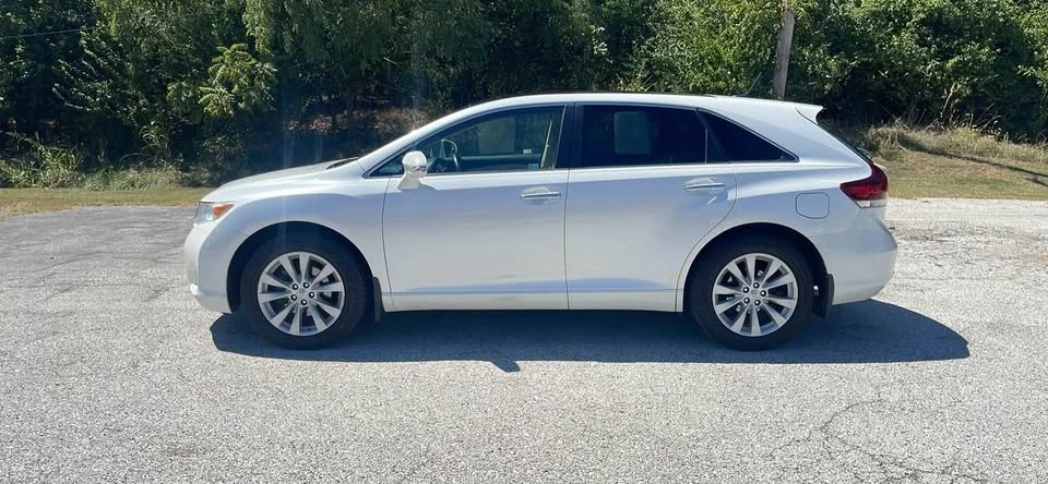 2013 Toyota Venza - Image 2 of 9