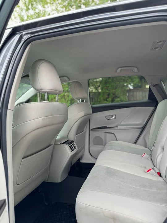 2013 Toyota Venza - Image 10 of 18
