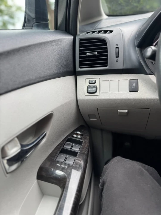 2013 Toyota Venza - Image 17 of 18