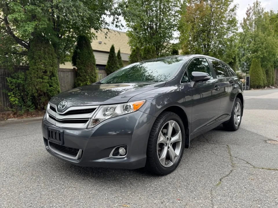 2013 Toyota Venza - Image 2 of 18