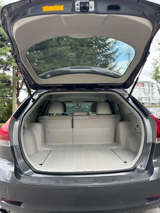 2013 Toyota Venza - Image 9 of 18