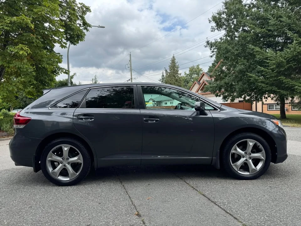 2013 Toyota Venza - Image 7 of 18