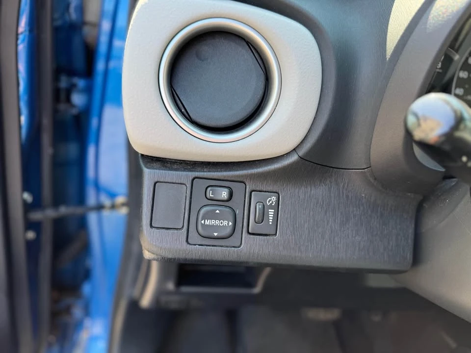 2013 Toyota Yaris - Image 15 of 17