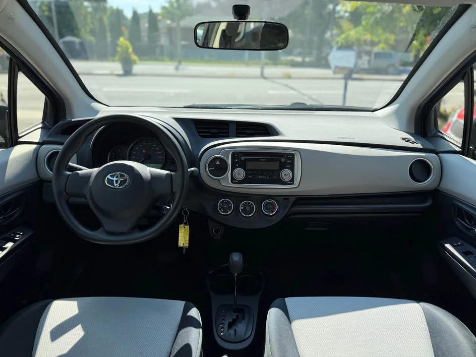 2013 Toyota Yaris - Image 10 of 18