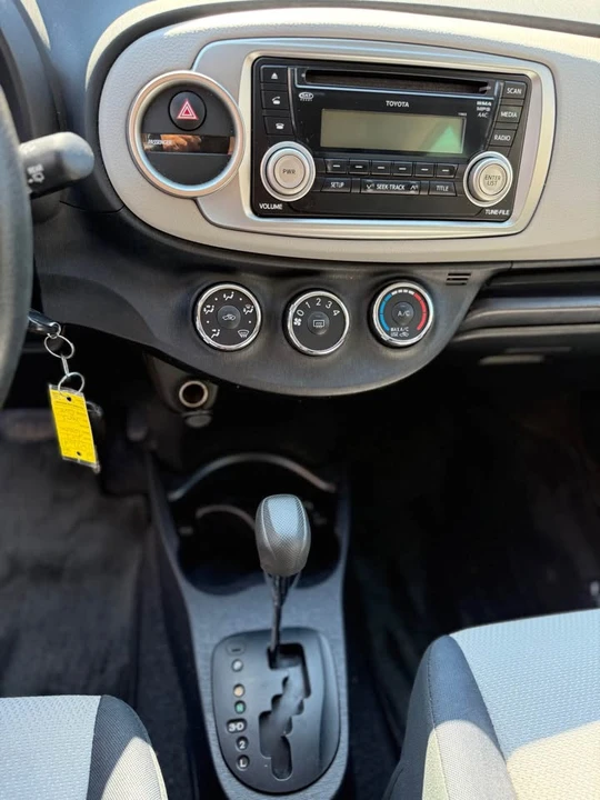 2013 Toyota Yaris - Image 17 of 17