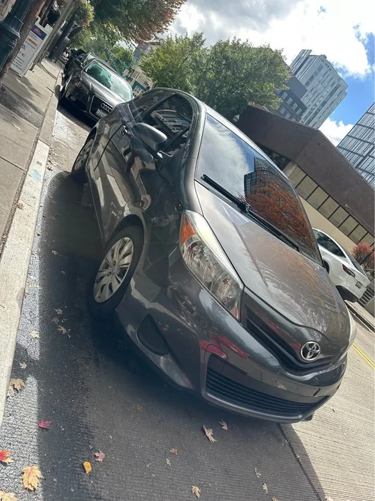 2013 Toyota Yaris - Image 12 of 15