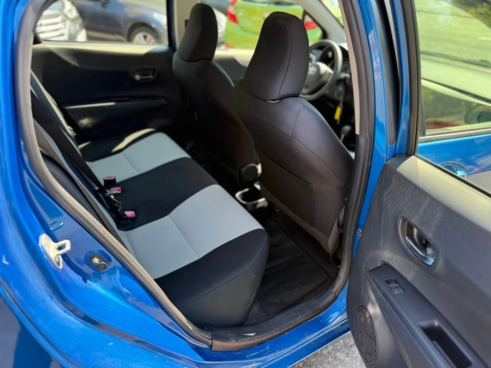 2013 Toyota Yaris - Image 11 of 17